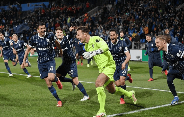 今晨体能课后，洛杉矶湖人外线爆发备战德国杯，压力陡增，轮换策略成焦点的简单介绍