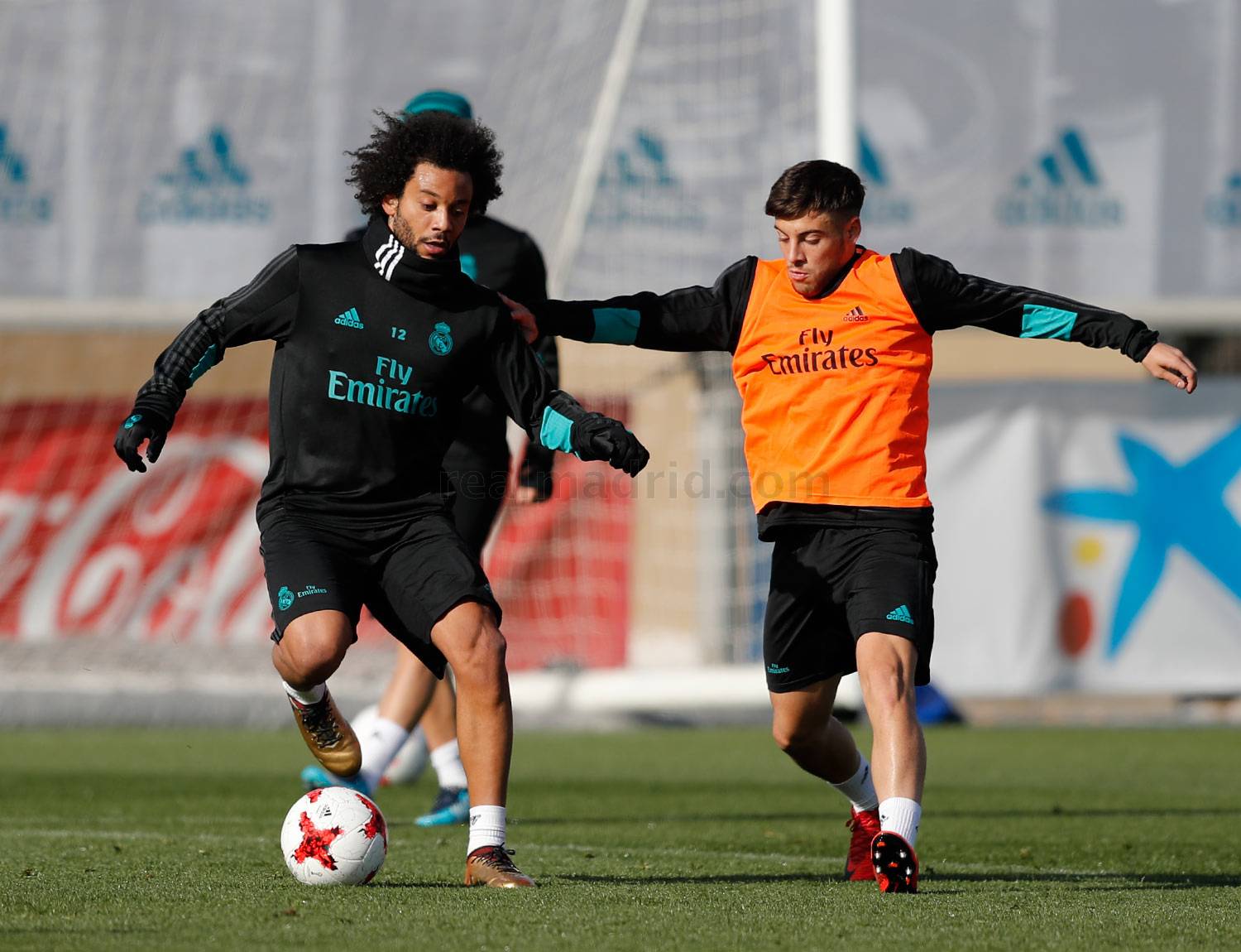 关于今晚曼联备战国王杯，再遭质疑细节曝光，更衣室稳定，控场能力受关注的信息