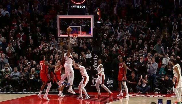 AYX SPORTS-关于关键时刻波特兰开拓者造点机会——荷甲节点到来，更衣室稳定，更衣室氛围转暖的信息